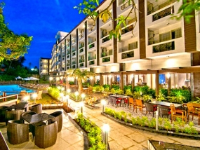 Nagoa Grande Resort  (4 Nights )