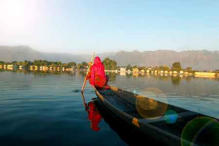 Srinagar Escape – Houseboat & Valley Experience